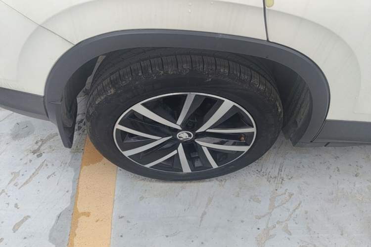 Used Skoda Kamiq 2018 1.5L Automatic Comfort Edition China VI Standard Right Rear Wheel Hub
