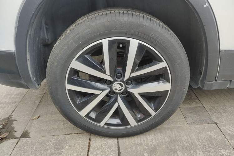 Used Skoda Kamiq 2018 1.5L Automatic Comfort Edition China VI Standard Right Rear Wheel Hub