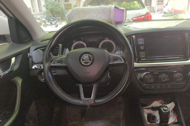 Used Skoda Kamiq 2018 1.5L Automatic Comfort Edition China VI Standard Steering Wheel