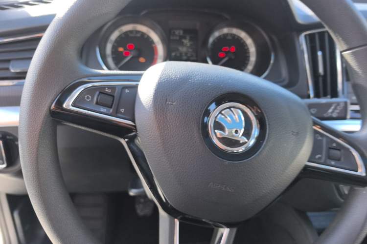 Used Skoda Kamiq 2018 1.5L Manual Comfort Edition China VI Standard Steering Wheel