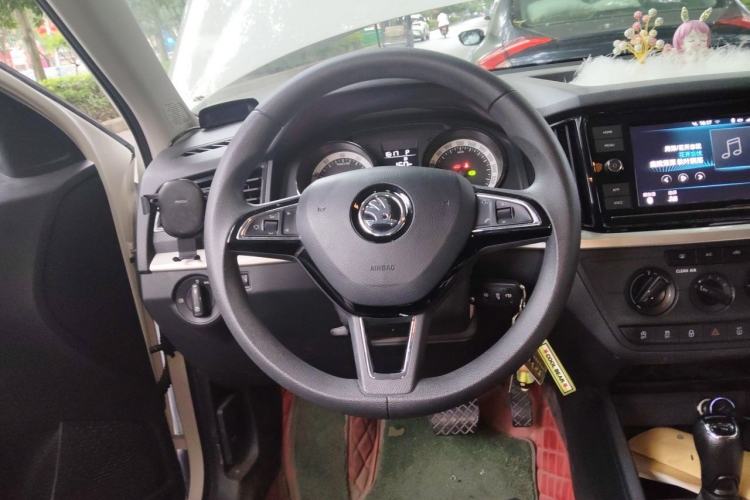 Used Skoda Kamiq 2018 1.5L Automatic Standard Edition China VI Steering Wheel