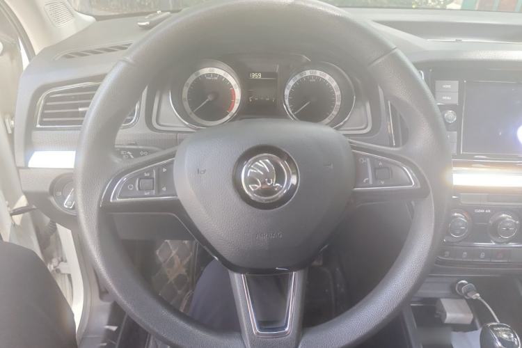 Used Skoda Kamiq 2018 1.5L Automatic Comfort Edition China VI Standard Steering Wheel