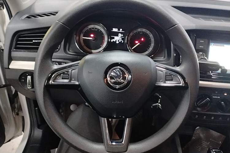Used Skoda Kamiq 2018 1.5L Automatic Standard Version China V Emission Standard Steering Wheel
