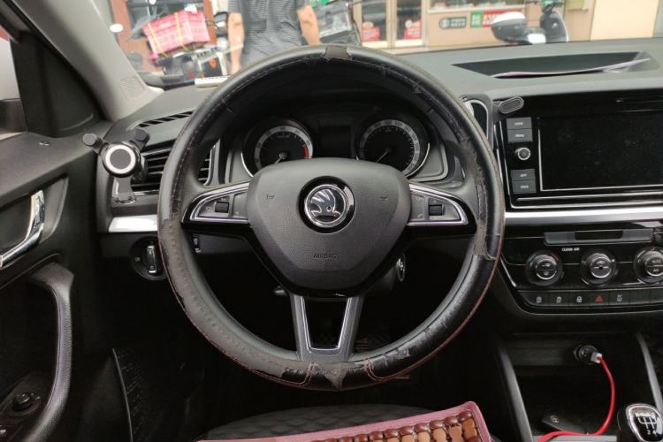 Used Skoda Kamiq 2018 1.5L Manual Comfort Edition China VI Standard Steering Wheel