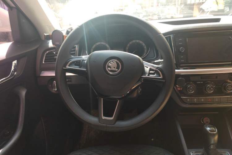 Used Skoda Kamiq 2018 1.5L Automatic Comfort Edition China VI Standard Steering Wheel