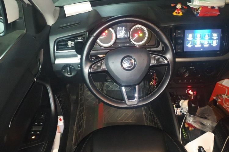 Used Skoda Kamiq 2018 1.5L Automatic Standard Edition China VI Steering Wheel