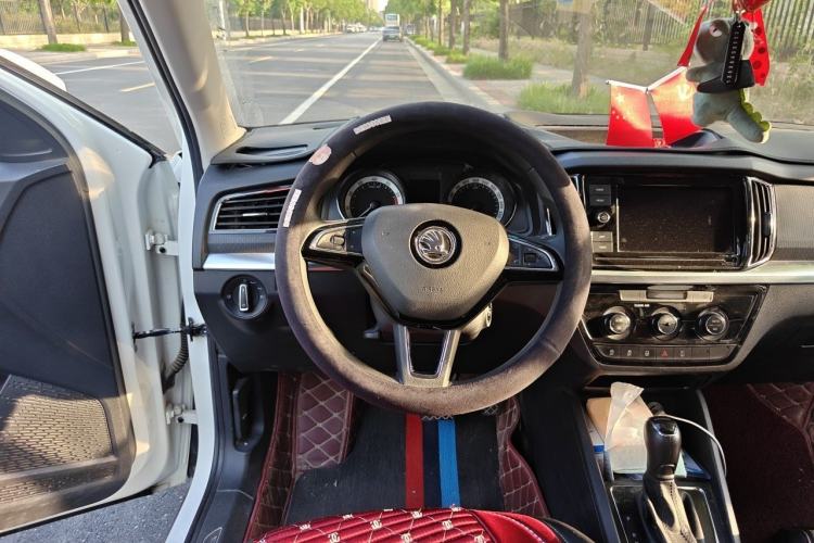 Used Skoda Kamiq 2018 1.5L Automatic Comfort Edition China VI Standard Steering Wheel