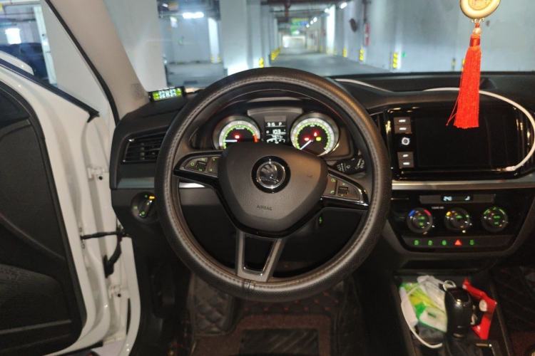 Used Skoda Kamiq 2018 1.5L Automatic Comfort Edition China VI Standard Steering Wheel