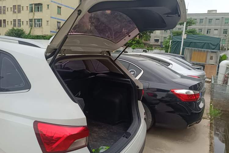 Used Skoda Kamiq 2018 1.5L Automatic Comfort Edition China VI Standard Trunk