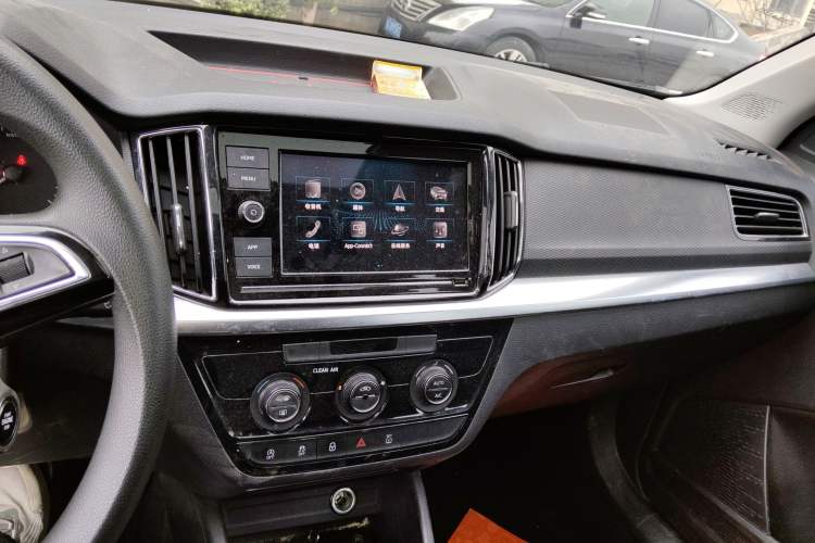 Used Skoda Kamiq 2018 1.5L Automatic Comfort Edition China VI Standard Audio And AC Panel