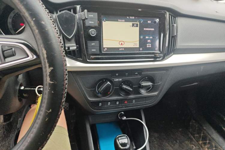 Used Skoda Kamiq 2018 1.5L Automatic Standard Edition China VI Audio And AC Panel