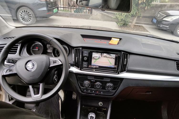 Used Skoda Kamiq 2018 1.5L Automatic Comfort Edition China VI Standard Center Console