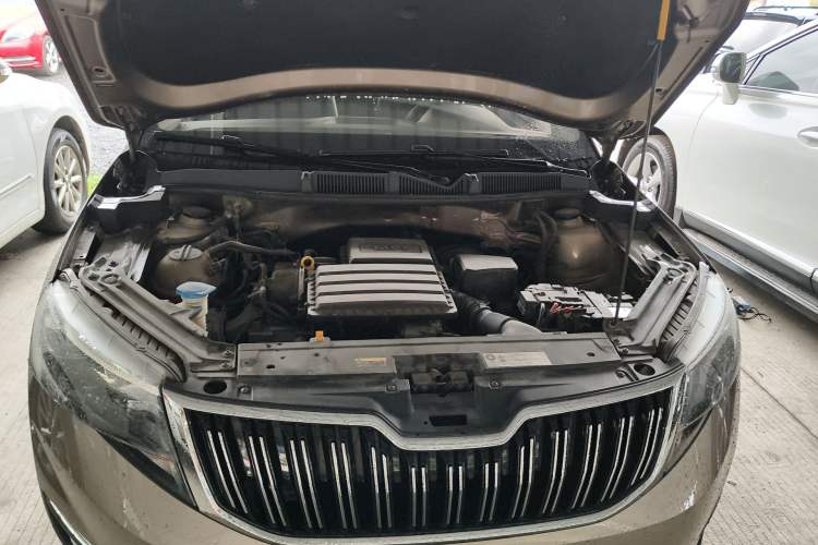 Used Skoda Kamiq 2018 1.5L Automatic Comfort Edition China VI Standard Engine Bay