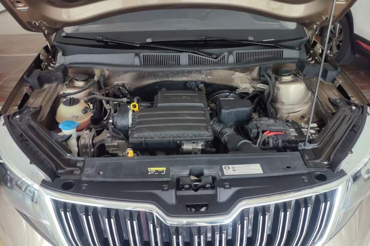 Used Skoda Kamiq 2018 1.5L Automatic Comfort Edition China VI Standard Engine Bay