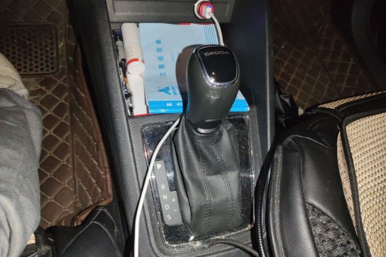 Used Skoda Kamiq 2018 1.5L Automatic Comfort Edition China VI Standard Gear Lever