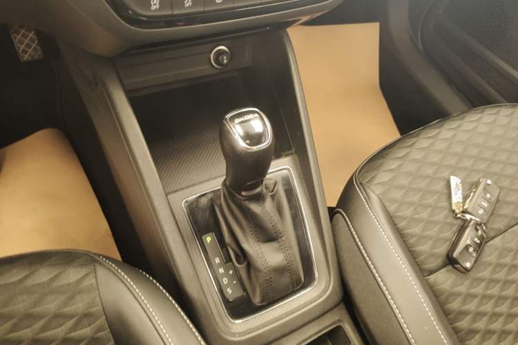Used Skoda Kamiq 2018 1.5L Automatic Comfort Edition China VI Standard Gear Lever