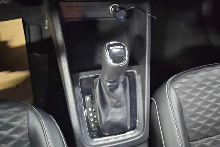Used Skoda Kamiq 2018 1.5L Automatic Comfort Edition China VI Standard Gear Lever