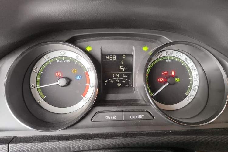 Used Skoda Kamiq 2018 1.5L Automatic Comfort Edition China VI Standard Instrument Cluster