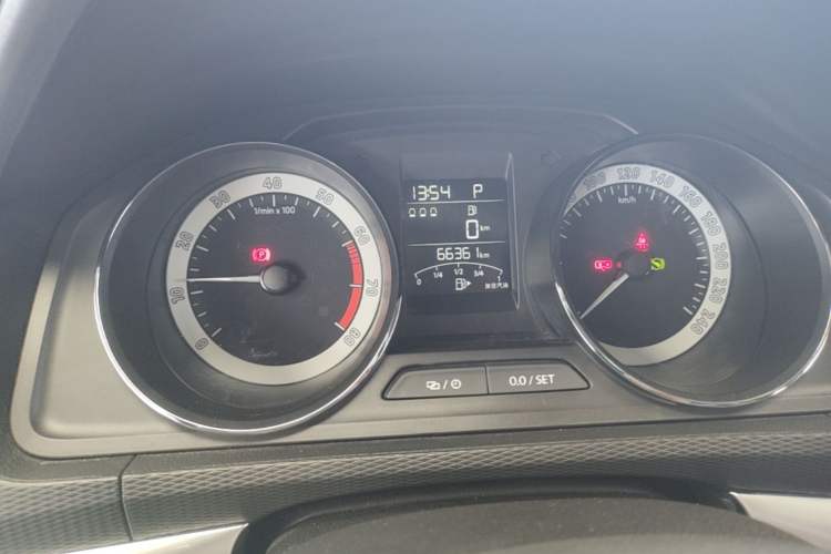 Used Skoda Kamiq 2018 1.5L Automatic Comfort Edition China VI Standard Instrument Cluster