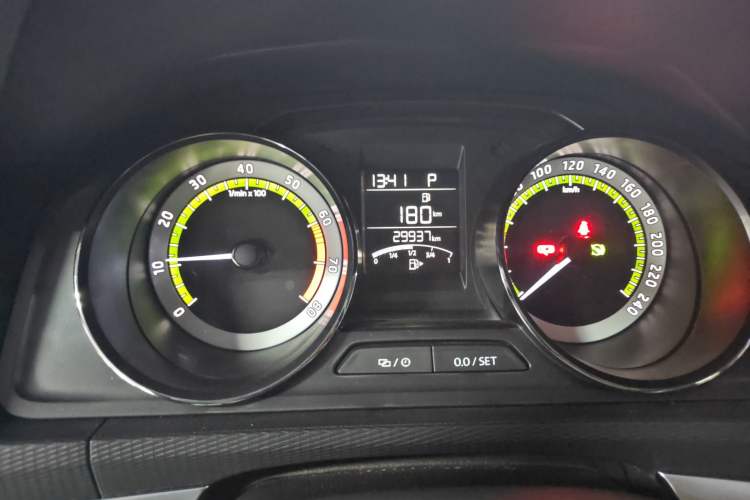 Used Skoda Kamiq 2018 1.5L Automatic Comfort Edition China VI Standard Instrument Cluster