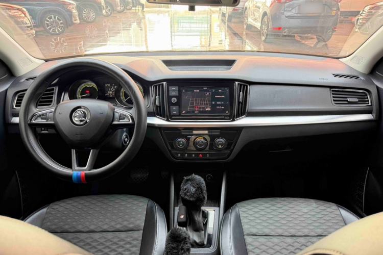 Used Skoda Kamiq 2018 1.5L Automatic Comfort Edition China VI Standard Interior 1
