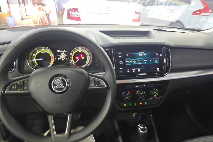 Used Skoda Kamiq 2018 1.5L Automatic Comfort Edition China VI Standard Interior 2