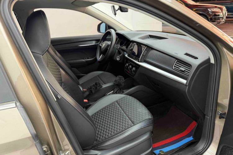 Used Skoda Kamiq 2018 1.5L Automatic Comfort Edition China VI Standard Interior 9