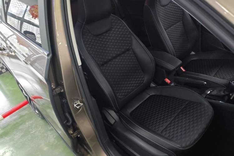 Used Skoda Kamiq 2018 1.5L Automatic Comfort Edition China VI Standard Right Front Seat