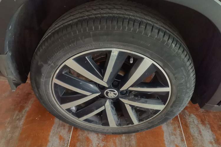 Used Skoda Kamiq 2018 1.5L Automatic Comfort Edition China VI Standard Right Rear Wheel Hub
