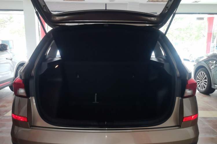 Used Skoda Kamiq 2018 1.5L Automatic Comfort Edition China VI Standard Trunk