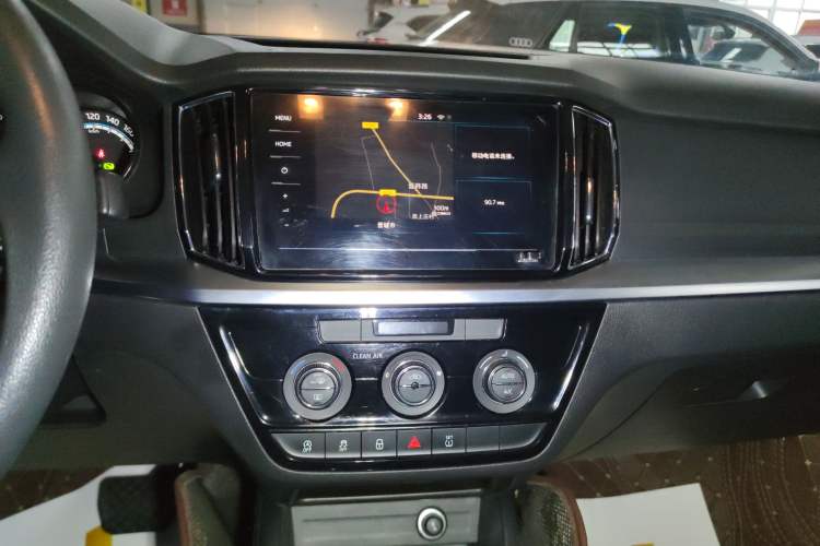 Used Skoda Kamiq 2020 1.5L Automatic Comfort Edition Audio And AC Panel