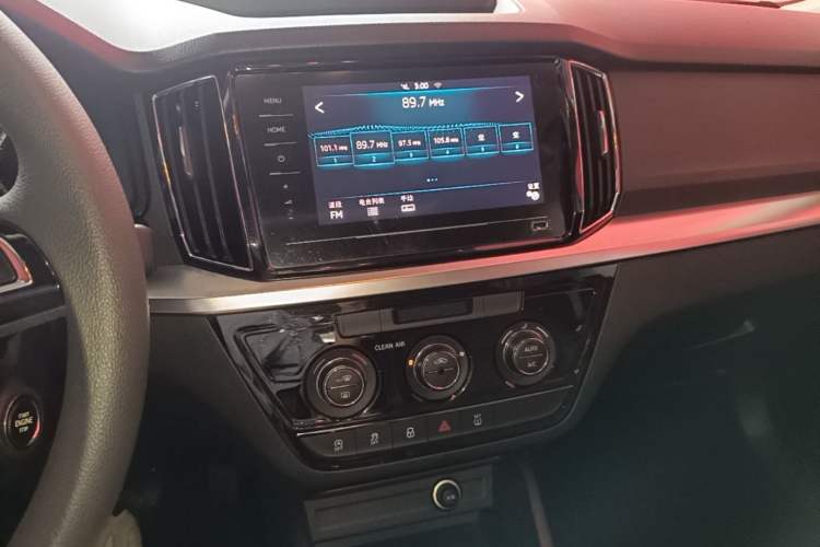 Used Skoda Kamiq 2020 1.5L Automatic Comfort Edition Audio And AC Panel