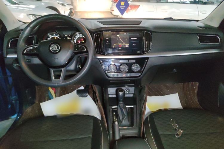 Used Skoda Kamiq 2020 1.5L Automatic Comfort Edition Center Console