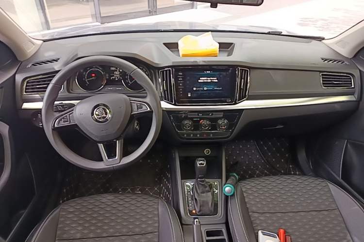 Used Skoda Kamiq 2020 1.5L Automatic Comfort Edition Center Console