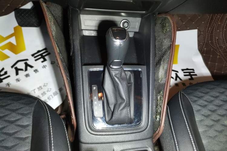 Used Skoda Kamiq 2020 1.5L Automatic Comfort Edition Gear Lever