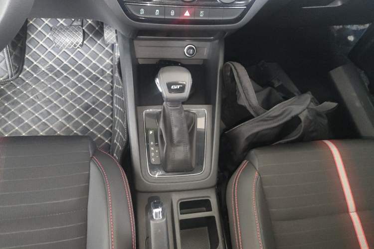 Used Skoda Kamiq 2020 GT 1.5L Automatic Flagship Model China VI Standard Gear Lever