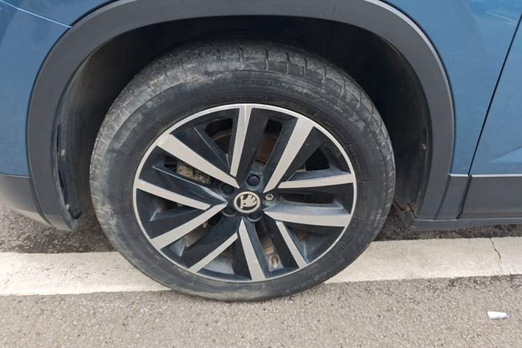 Used Skoda Kamiq 2020 1.5L Automatic Comfort Edition Left Front Wheel Hub