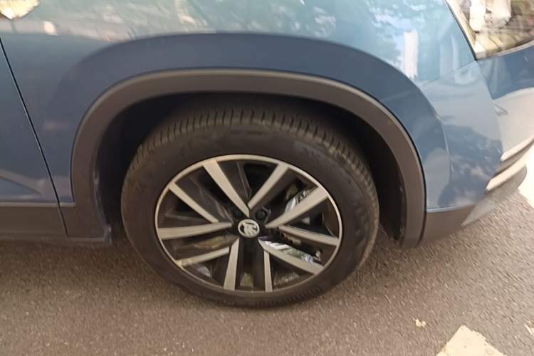 Used Skoda Kamiq 2020 1.5L Automatic Comfort Edition Right Front Wheel Hub