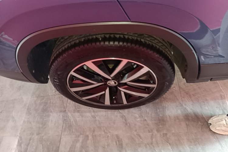 Used Skoda Kamiq 2020 1.5L Automatic Comfort Edition Right Rear Wheel Hub