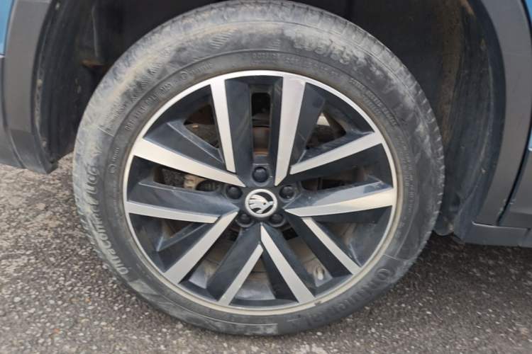 Used Skoda Kamiq 2020 1.5L Automatic Comfort Edition Right Rear Wheel Hub