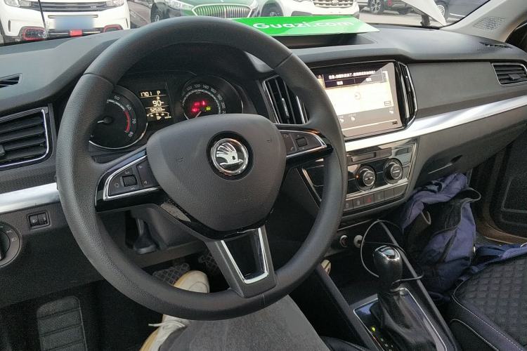 Used Skoda Kamiq 2020 1.5L Automatic Comfort Edition Center Console
