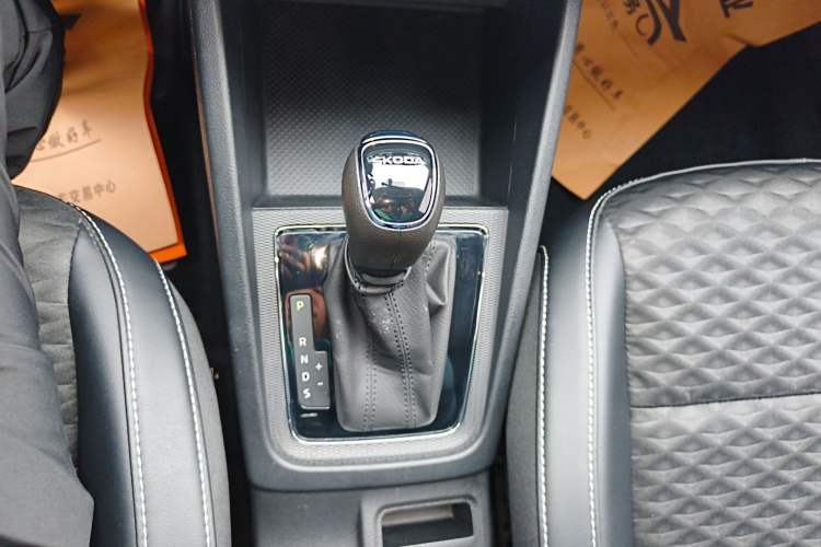 Used Skoda Kamiq 2020 1.5L Automatic Comfort Edition Gear Lever