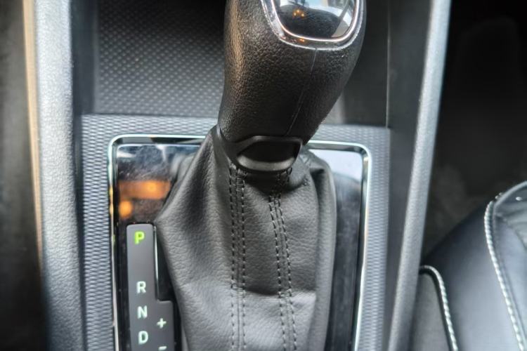 Used Skoda Kamiq 2020 1.5L Automatic Comfort Edition Interior 3