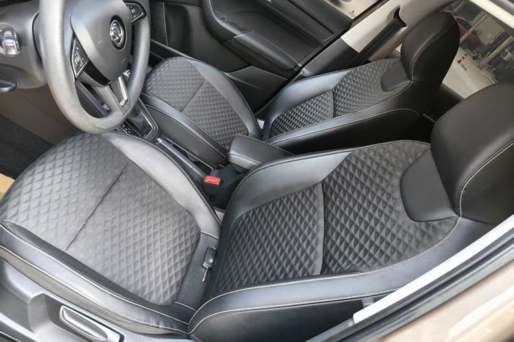 Used Skoda Kamiq 2020 1.5L Automatic Comfort Edition Interior 4