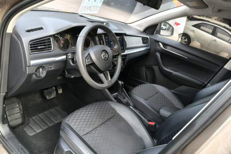 Used Skoda Kamiq 2020 1.5L Automatic Comfort Edition Interior 5