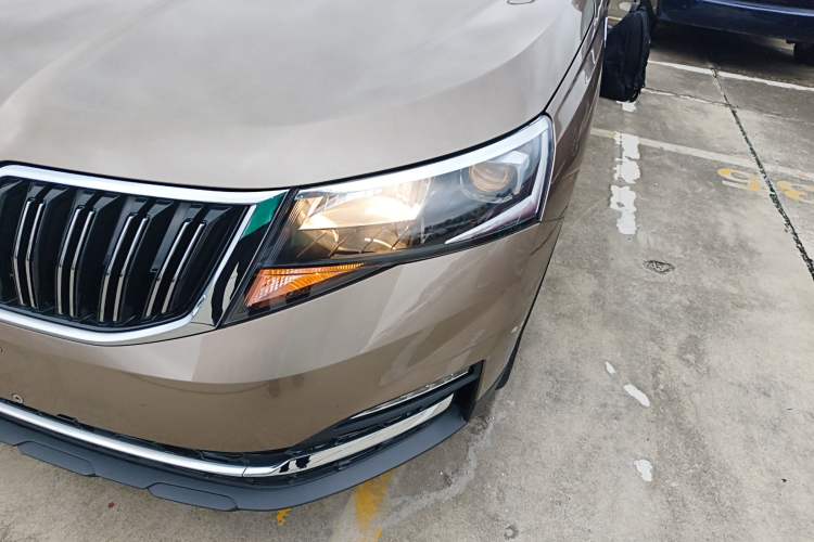 Used Skoda Kamiq 2020 1.5L Automatic Comfort Edition Left Front Headlight