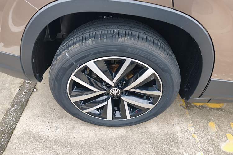 Used Skoda Kamiq 2020 1.5L Automatic Comfort Edition Right Rear Wheel Hub