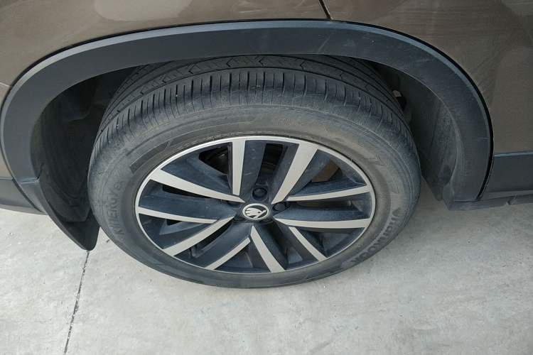 Used Skoda Kamiq 2020 1.5L Automatic Comfort Edition Right Rear Wheel Hub