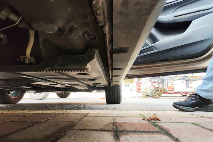 Used Skoda Kamiq 2020 1.5L Automatic Comfort Edition Right Side Sill