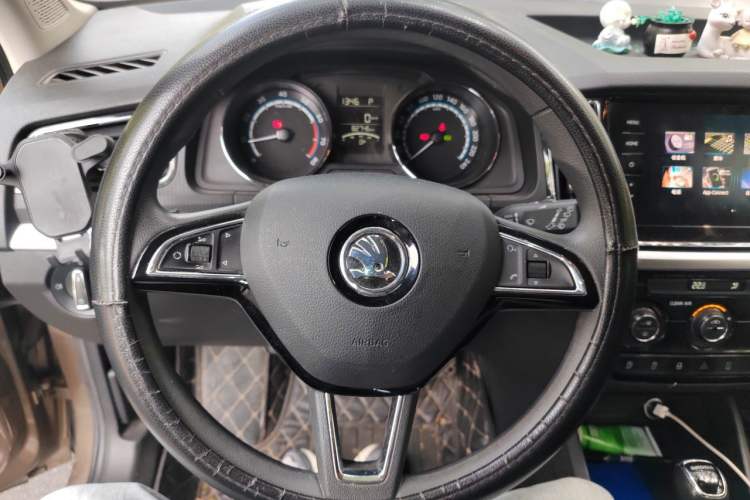 Used Skoda Kamiq 2020 1.5L Automatic Comfort Edition Steering Wheel